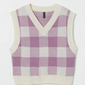 NWT H & M Lightweight (Light Purple and Off-White) Sleeveless Vest. Size: Small.
